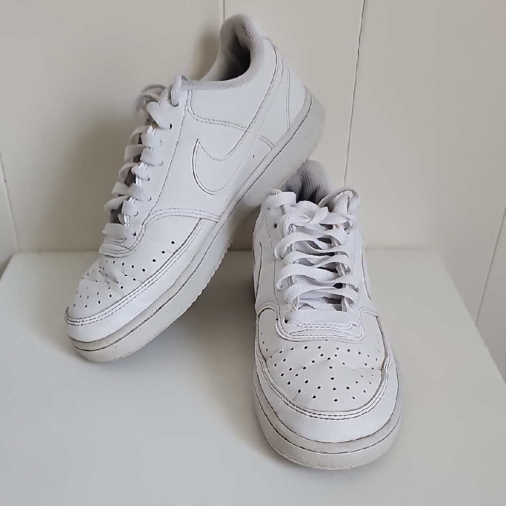 Nike Court‎ Vision Low Sneakers Womens 6.5 White Casual Athletic Shoes